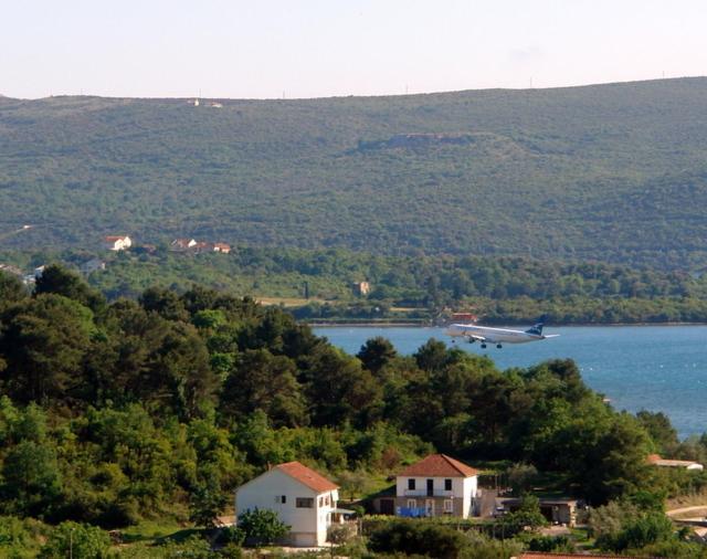 Hotel Wisteria Tivat Exterior foto